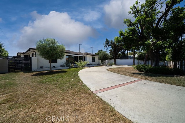 9808 Downey Avenue, Downey CA: https://media.crmls.org/medias/e5b43625-3c5e-4924-90bd-4d9adbfd66f8.jpg