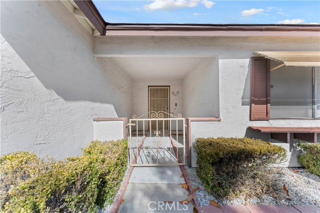 Detail Gallery Image 5 of 20 For 2020 La Mesa Ct, Hemet,  CA 92545 - 2 Beds | 2 Baths