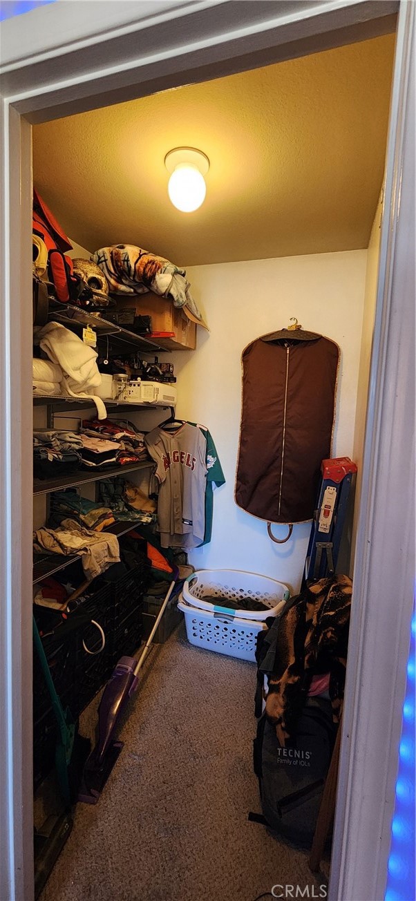 713 Walnut Drive, Lake Elsinore CA: https://media.crmls.org/medias/e5b4da10-5560-465a-a4c1-0ad0f70d9810.jpg