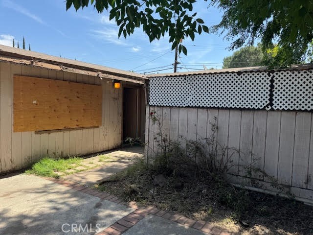 8008 Aura Avenue, Reseda CA: https://media.crmls.org/medias/e5b609c4-a4d8-4cf2-a193-7b31a74d452f.jpg