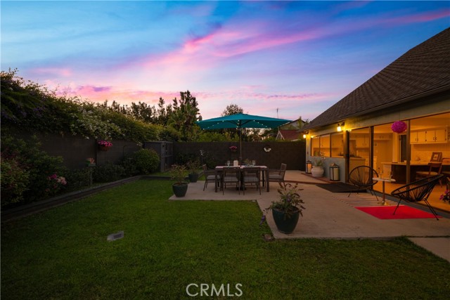 9327 Lexington Street, Cypress CA: https://media.crmls.org/medias/e5b60a0e-9adb-4b2e-b5c9-87492e6d5b0b.jpg