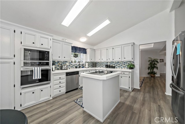 Detail Gallery Image 10 of 45 For 1444 Saint Croix Dr, Hemet,  CA 92543 - 3 Beds | 2 Baths
