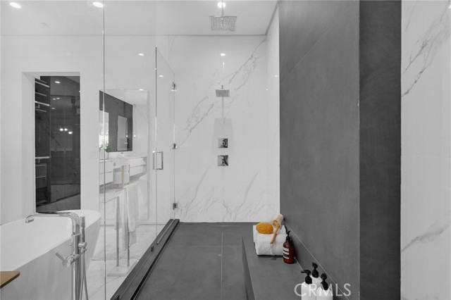 Detail Gallery Image 35 of 59 For 15231 Greenleaf St, Sherman Oaks,  CA 91403 - 6 Beds | 7/1 Baths