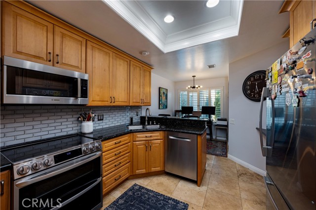 Detail Gallery Image 4 of 39 For 4713 E 4th, Long Beach,  CA 90814 - 2 Beds | 2 Baths