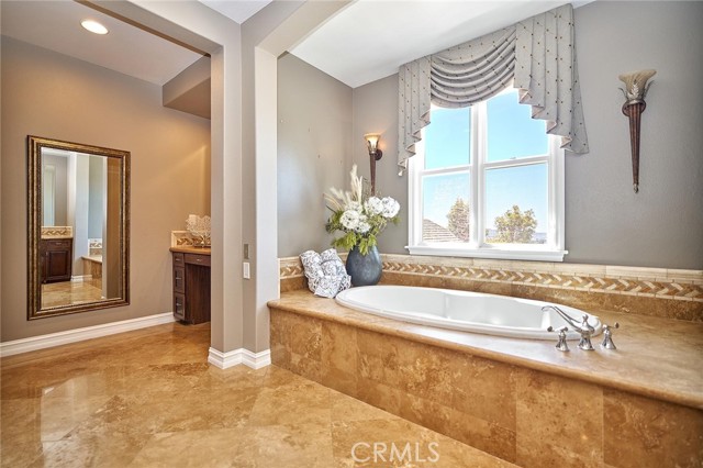 Detail Gallery Image 37 of 74 For 19072 Green Oaks Rd, Yorba Linda,  CA 92886 - 6 Beds | 7/1 Baths