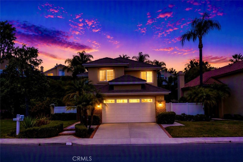 https://media.crmls.org/medias/e5b6c15e-e24d-42cd-9b95-624ee7973667.jpg?preset=X-Large