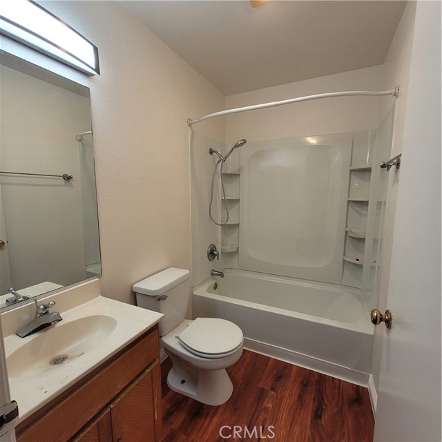 Detail Gallery Image 10 of 13 For 11041 La Maida St #8,  North Hollywood,  CA 91601 - 2 Beds | 2 Baths