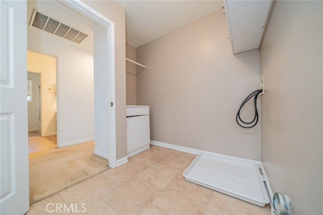 Detail Gallery Image 35 of 61 For 13621 Dellwood Ave, Victorville,  CA 92392 - 6 Beds | 3 Baths