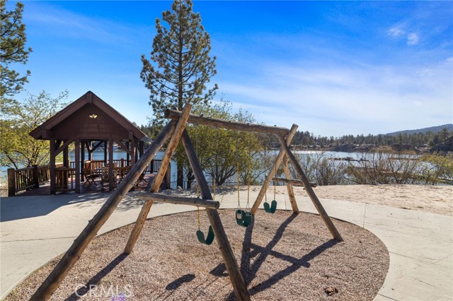 Detail Gallery Image 41 of 58 For 791 Cove Dr, Big Bear Lake,  CA 92315 - 9 Beds | 5/4 Baths