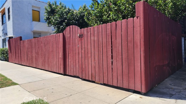Detail Gallery Image 2 of 9 For 1105 Cherry Ave, Long Beach,  CA 90813 - – Beds | – Baths
