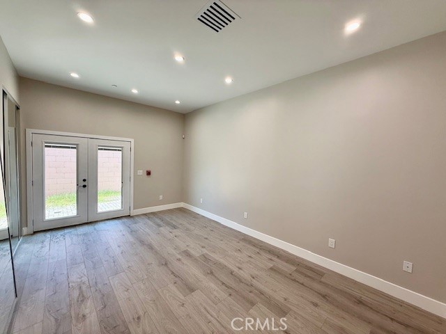 https://media.crmls.org/medias/e5b7b8b2-8cef-4518-87b4-366eaf8b0ce2.jpg?preset=X-Large
