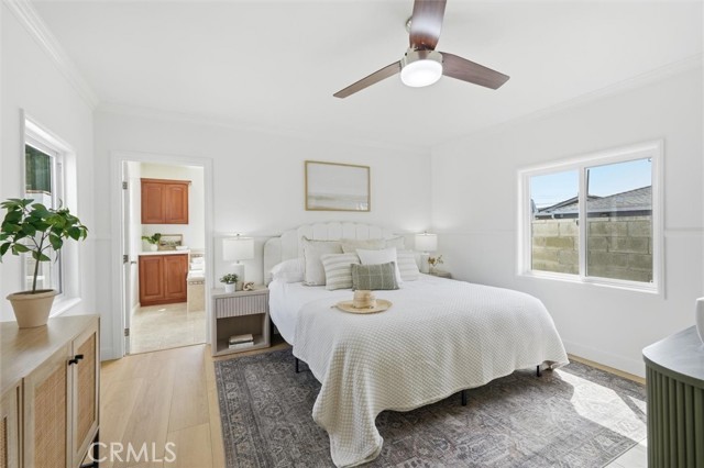 Detail Gallery Image 4 of 53 For 11916 Oxford Ave, Hawthorne,  CA 90250 - 3 Beds | 2 Baths