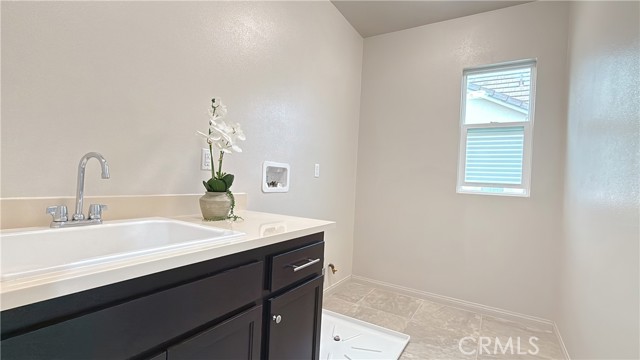 7833 Wild Rye Street, Chino CA: https://media.crmls.org/medias/e5ba2e81-bf97-4f3b-8f5f-8edd869961c4.jpg