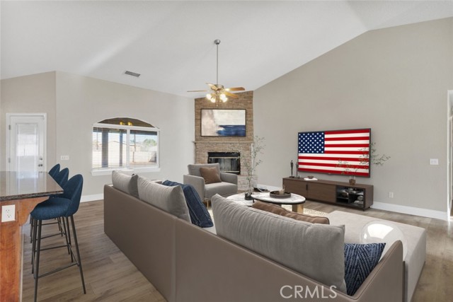 Detail Gallery Image 6 of 44 For 14305 Bochee, Apple Valley,  CA 92307 - 4 Beds | 3 Baths