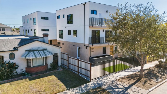 Front Image Thumbnail for CRBB26089566