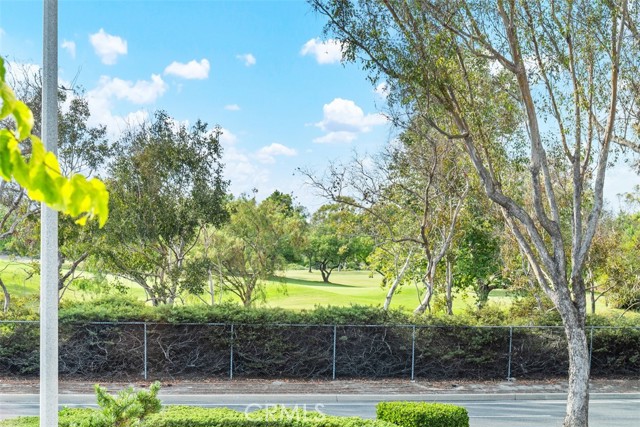 270 Old Ranch Road, Seal Beach CA: https://media.crmls.org/medias/e5bae241-8f2b-426e-b018-dd03b0be9565.jpg