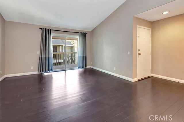 Detail Gallery Image 3 of 22 For 23556 Cambridge Rd #327,  Yorba Linda,  CA 92887 - 2 Beds | 2 Baths