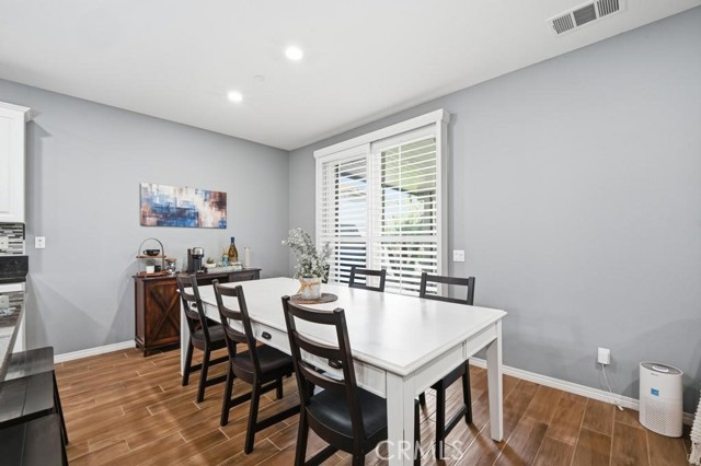 Detail Gallery Image 7 of 44 For 12138 Chutes Ct, Jurupa Valley,  CA 91752 - 3 Beds | 2/1 Baths