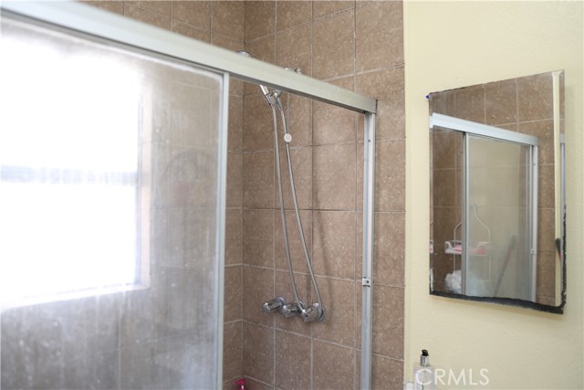 927 W 82nd Street, Los Angeles CA: https://media.crmls.org/medias/e5bb8791-7e90-4c92-a9bc-76866919c7fc.jpg