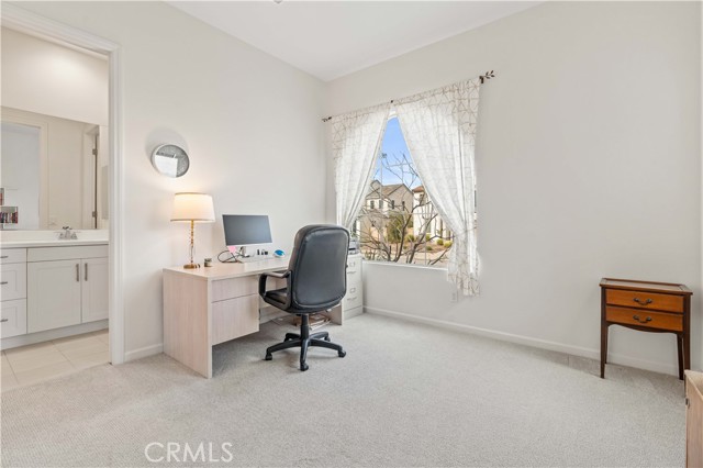 Detail Gallery Image 26 of 72 For 18696 Cedar Crest Dr, Canyon Country,  CA 91387 - 3 Beds | 2/1 Baths