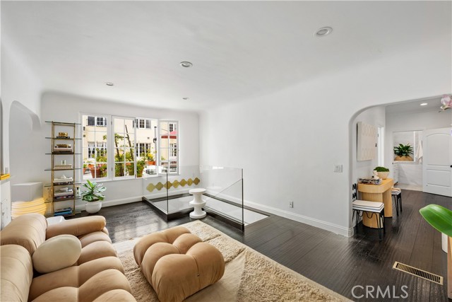 Detail Gallery Image 10 of 31 For 1345 N Hayworth Ave #6,  West Hollywood,  CA 90046 - 3 Beds | 2 Baths