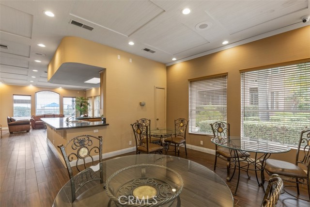2400 San Gabriel Way, Corona CA: https://media.crmls.org/medias/e5bcf1ec-64c9-4381-b7c0-24ca203f26e0.jpg