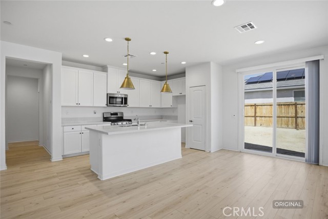 Detail Gallery Image 6 of 31 For 3719 Santa Ynez Ct, Rosamond,  CA 93560 - 4 Beds | 2 Baths