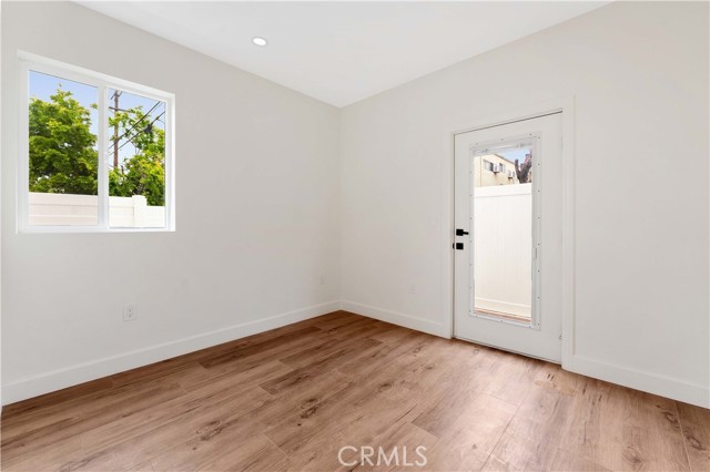 Detail Gallery Image 11 of 13 For 4559 W 18th #1/4,  Los Angeles,  CA 90019 - 2 Beds | 2 Baths