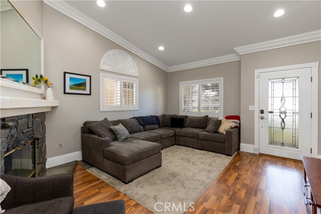 Detail Gallery Image 4 of 31 For 9273 Sierra Vista Cir, Pico Rivera,  CA 90660 - 3 Beds | 2/1 Baths