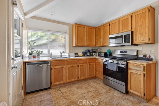 Detail Gallery Image 3 of 21 For 22921 Banyan #265,  Saugus,  CA 91390 - 3 Beds | 2 Baths