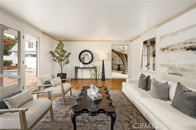 508 Evening Star Lane, Newport Beach CA: https://media.crmls.org/medias/e5c06a91-703a-4db5-bf38-c9442bd0859e.jpg