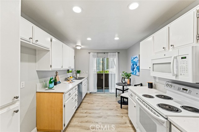 Detail Gallery Image 9 of 39 For 54 Corniche Dr #B,  Dana Point,  CA 92629 - 2 Beds | 2 Baths