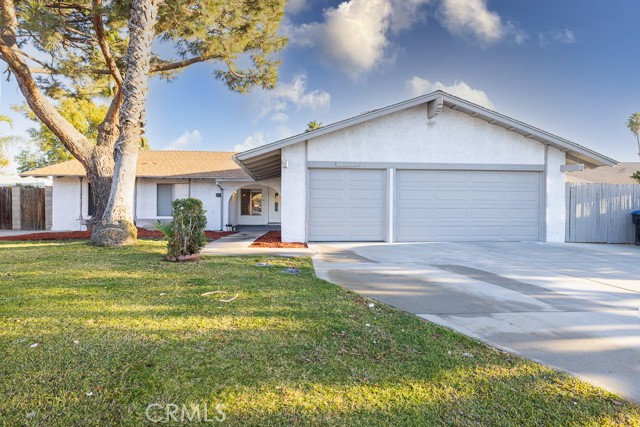 Detail Gallery Image 1 of 35 For 13610 Thunderbird Dr, Moreno Valley,  CA 92553 - 5 Beds | 2 Baths