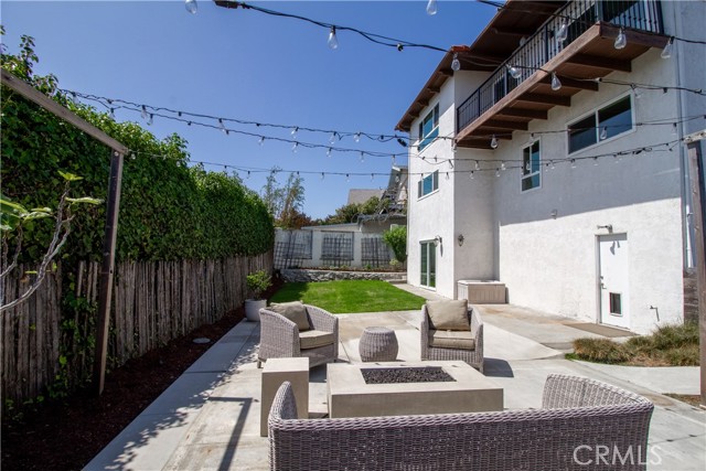807 El Redondo Avenue, Redondo Beach CA: https://media.crmls.org/medias/e5c1a4bf-6c69-4d4b-bf09-8c6956b87e23.jpg