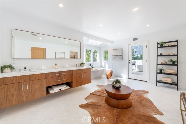 Detail Gallery Image 20 of 45 For 17153 Adlon Rd, Encino,  CA 91436 - 5 Beds | 5/1 Baths