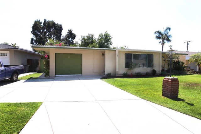 216 W Petunia St, Glendora, CA 91740