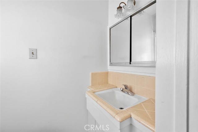 Detail Gallery Image 12 of 45 For 410 N Fonda, La Habra,  CA 90631 - 4 Beds | 1/1 Baths