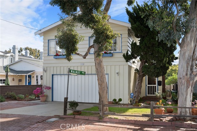 1300 Walnut Ave, Manhattan Beach, California 90266, 4 Bedrooms Bedrooms, ,2 BathroomsBathrooms,Residential,Sold,Walnut Ave,PV22057312