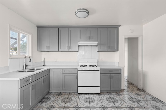 Detail Gallery Image 10 of 25 For 2135 Down, Riverside,  CA 92507 - 4 Beds | 2 Baths