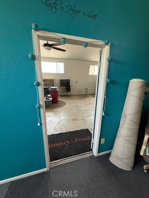 19534 Kiningham Drive, Bloomington CA: https://media.crmls.org/medias/e5c37a2b-d437-4ea2-82a2-d0b3c68a284c.jpg