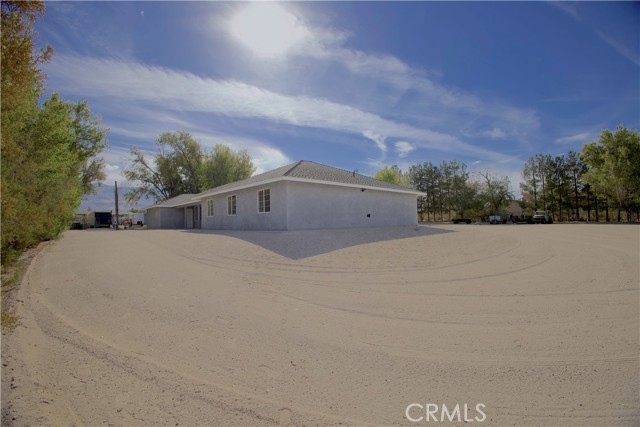 Detail Gallery Image 9 of 41 For 10298 Custer Ave, Lucerne Valley,  CA 92356 - 5 Beds | 3/1 Baths