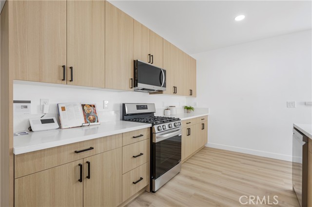 Detail Gallery Image 7 of 33 For 320 S Redwood, Brea,  CA 92821 - 4 Beds | 3 Baths