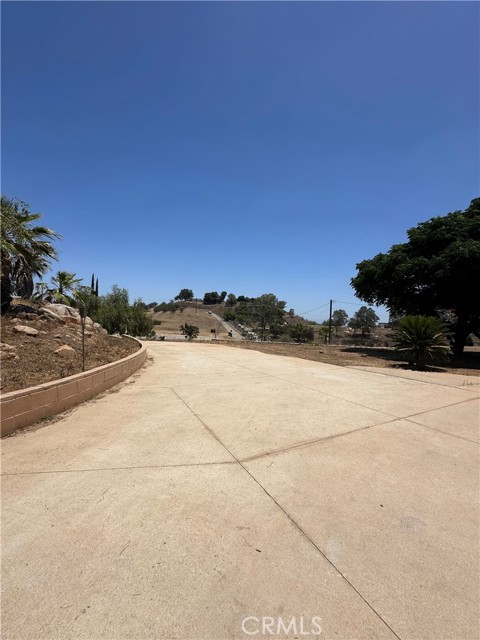 Detail Gallery Image 6 of 31 For 19261 Santa Rosa Mine Rd, Perris,  CA 92570 - 4 Beds | 3 Baths