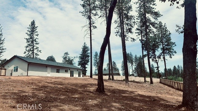 https://media.crmls.org/medias/e5c4c5b1-f7d8-4488-9404-94485ac7f415.jpg?preset=X-Large