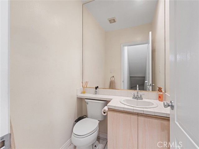 Detail Gallery Image 24 of 30 For 408 W Queen St #111,  Inglewood,  CA 90301 - 3 Beds | 2/1 Baths