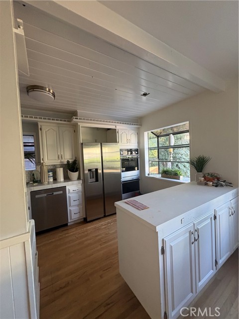 Detail Gallery Image 8 of 22 For 20955 De Mina, Woodland Hills,  CA 91364 - 3 Beds | 2 Baths