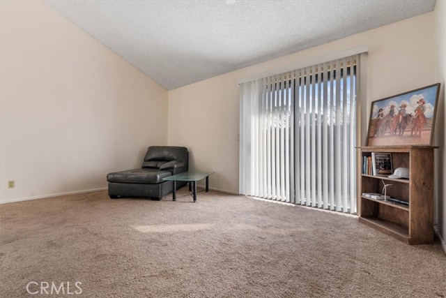 2 Village Lane, Tehachapi CA: https://media.crmls.org/medias/e5c64a54-f18a-4cdf-978d-4ed64b002730.jpg