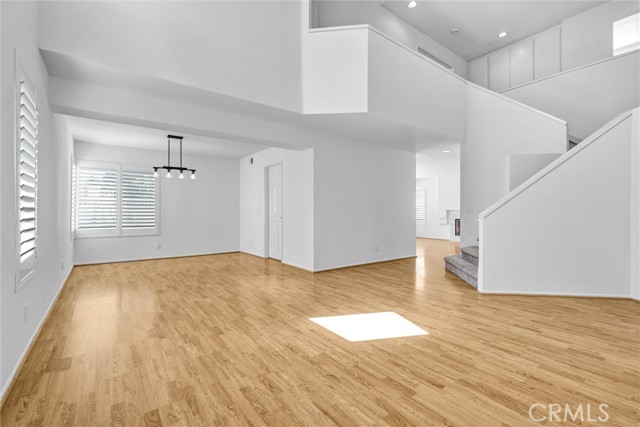 Detail Gallery Image 8 of 30 For 11 Corsica, Irvine,  CA 92614 - 4 Beds | 2/1 Baths