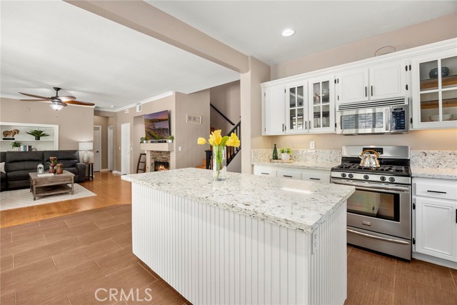 27509 Colt Drive, Corona CA: https://media.crmls.org/medias/e5c6946a-734d-45e8-91c5-5c8a46c9d23e.jpg