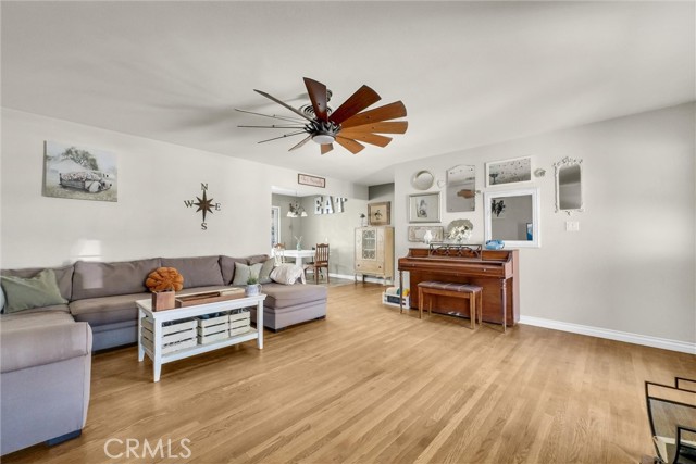 Detail Gallery Image 5 of 34 For 350 E Hacienda, Corona,  CA 92879 - 3 Beds | 2/1 Baths